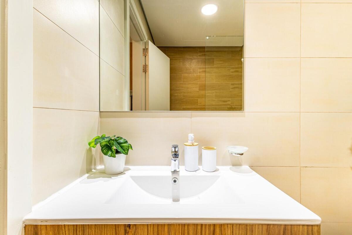 Apartment Designer Choice - Huge Balcony - 3 Min Walk To Adgm - Cleveland - Galleria
